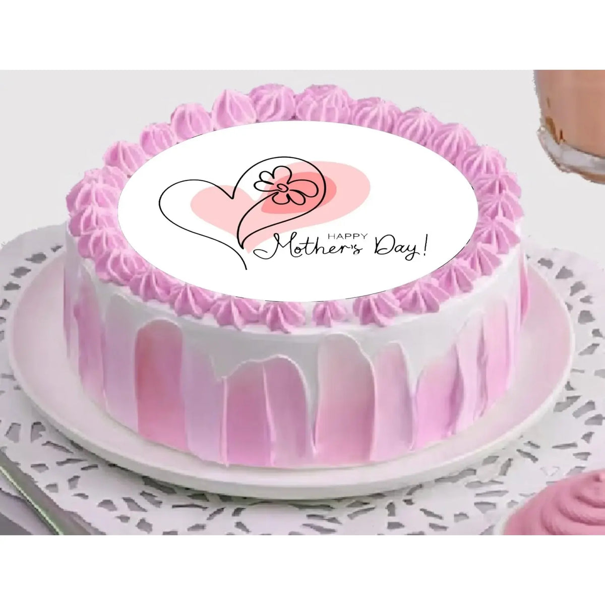 Mother's Day Heart Edible Icing Cake Topper – 8-Inch Round on a round cake.